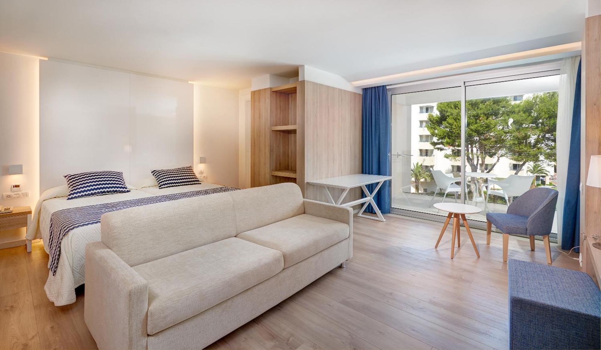 Hipotels Bahia Cala Millor - Adults Only Exterior photo